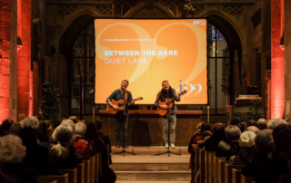 "Quiet Lane", zwei Musiker, bei der Abschlussveranstaltung des Reuchlinjahrs 2022 in der Schloßkirche Sankt Michael